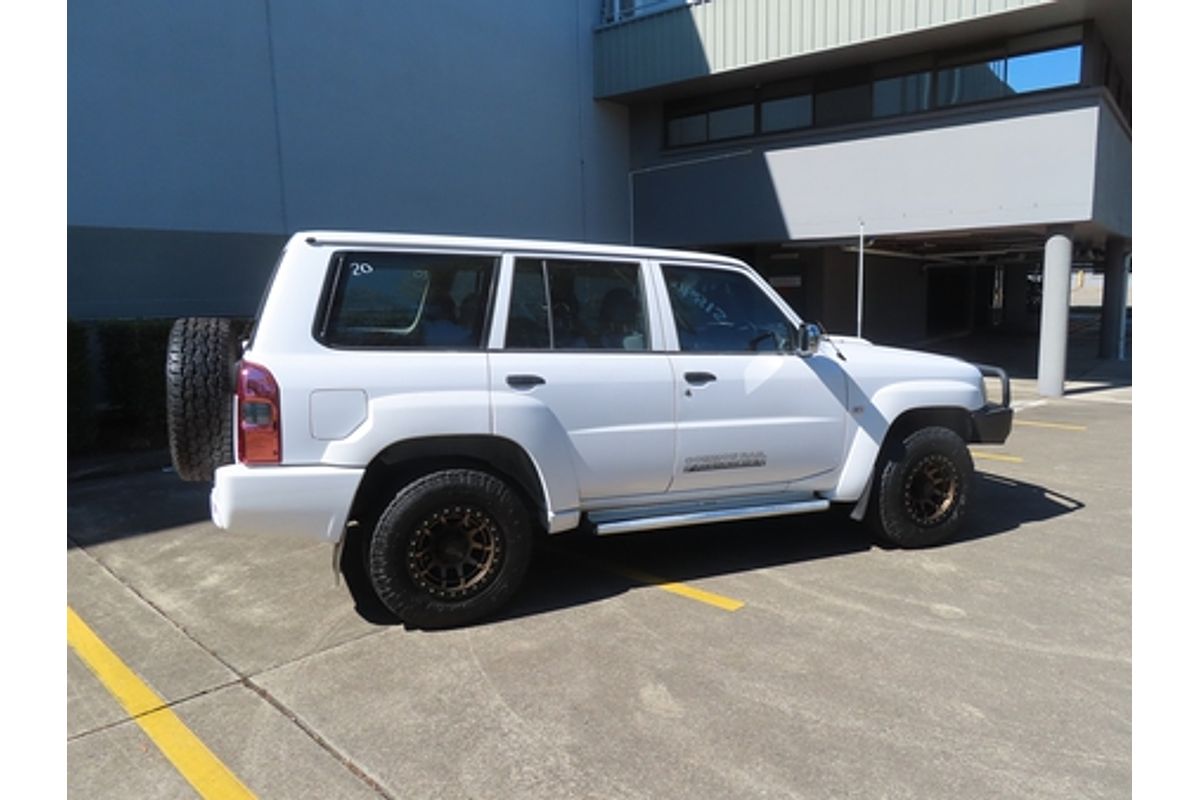 2010 Nissan Patrol DX GU 7
