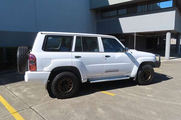 2010 Nissan Patrol DX GU 7