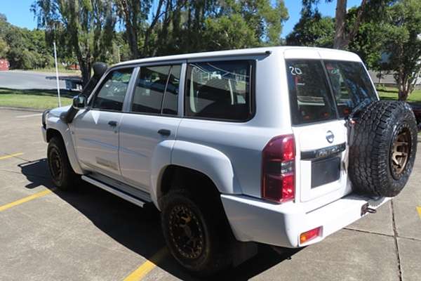 2010 Nissan Patrol DX GU 7