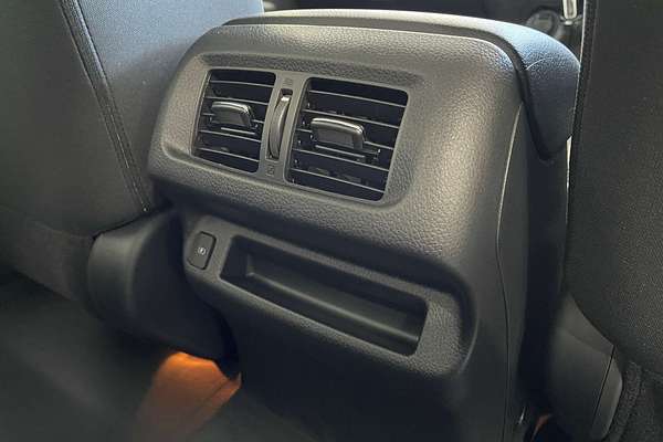 2025 Nissan Navara SL D23 Rear Wheel Drive