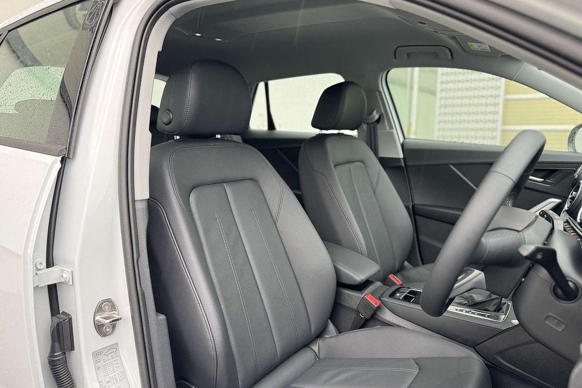 2025 Audi Q2 35 TFSI S line edition GA
