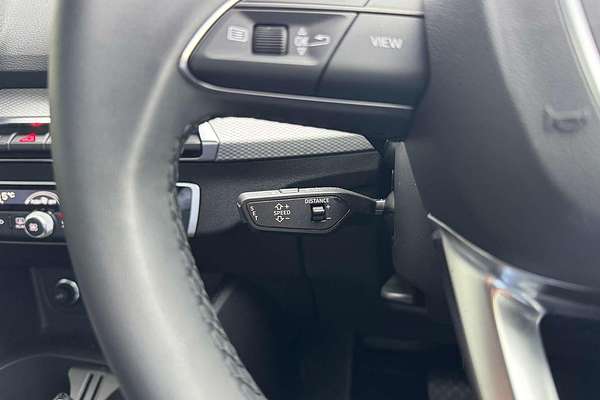 2025 Audi Q2 35 TFSI S line edition GA