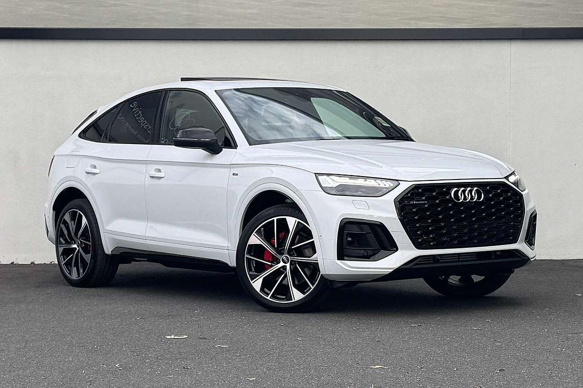 2025 Audi Q5 55 TFSI e S line FY
