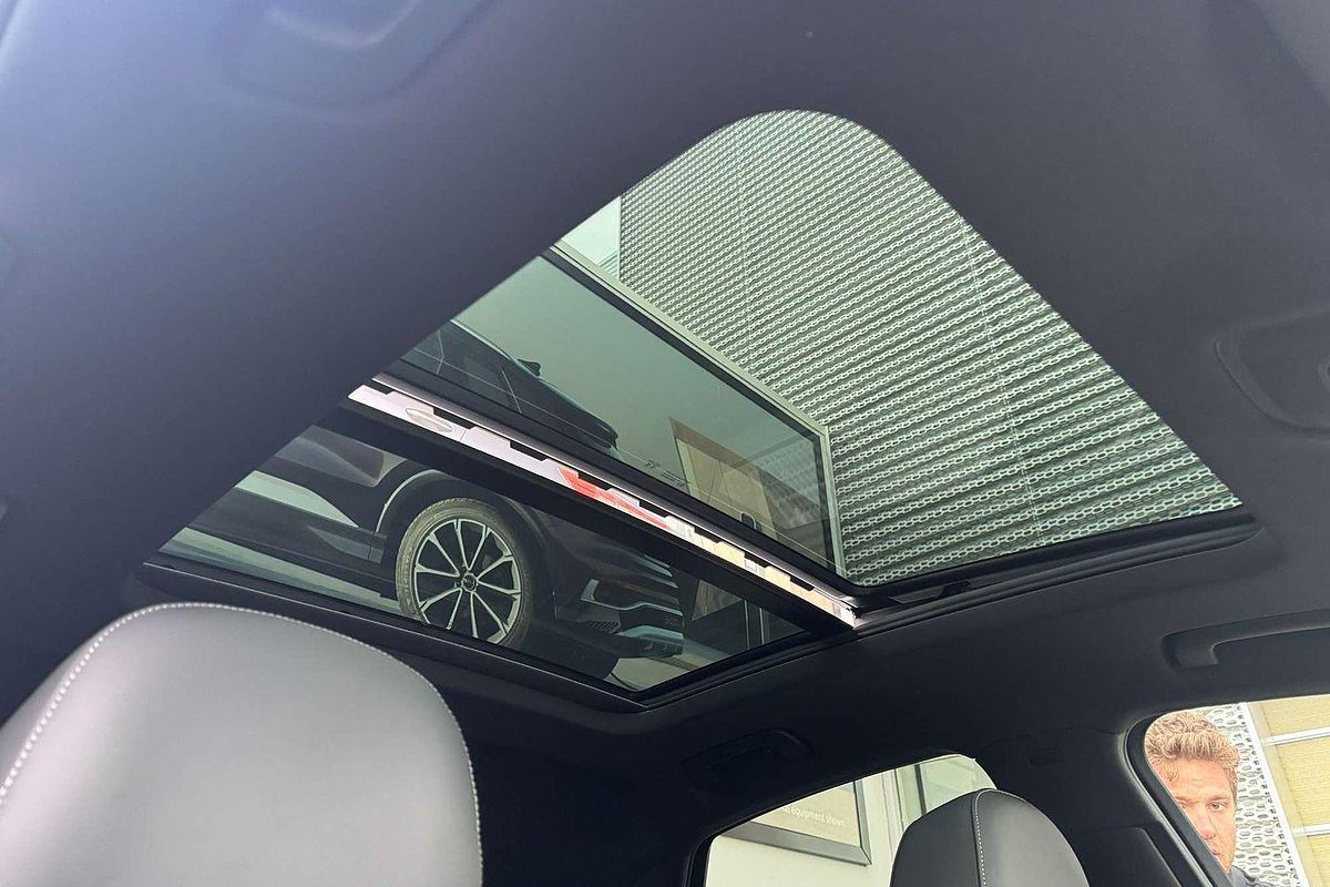 2025 Audi Q5 55 TFSI e S line FY