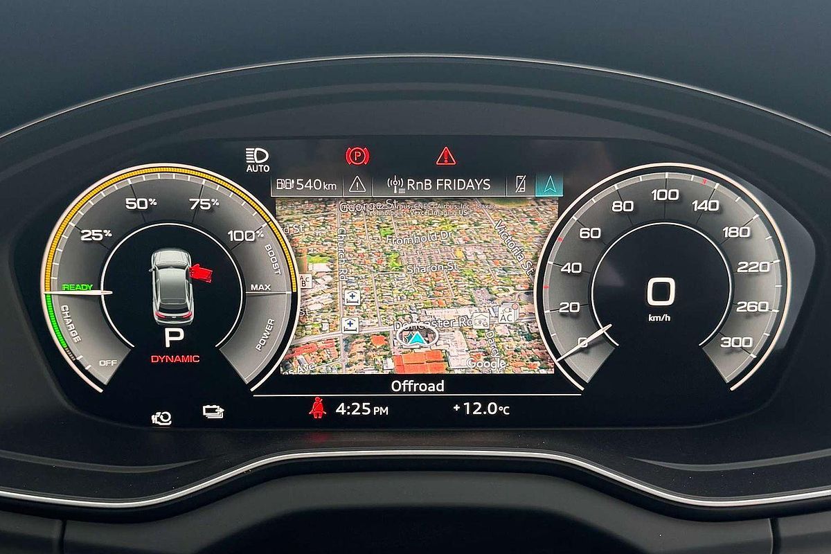 2025 Audi Q5 55 TFSI e S line FY