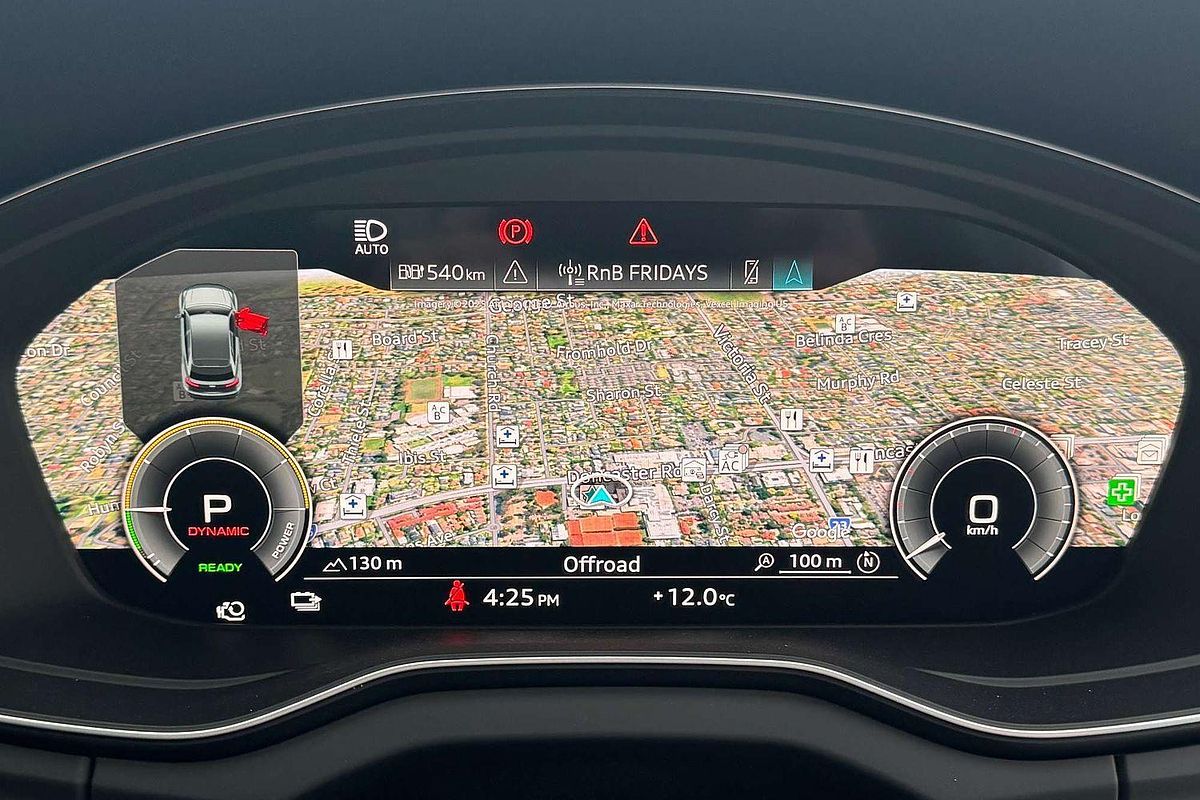 2025 Audi Q5 55 TFSI e S line FY