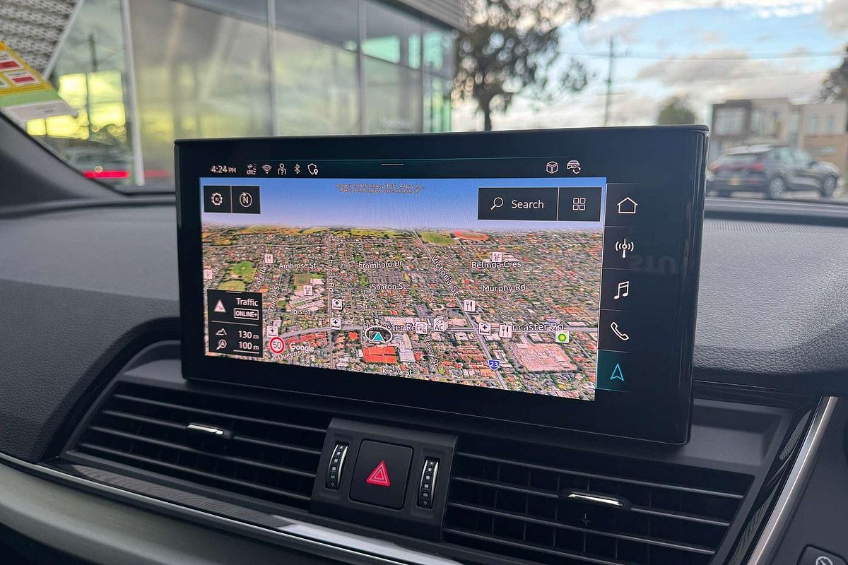 2025 Audi Q5 55 TFSI e S line FY