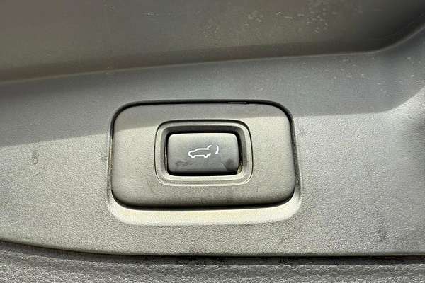 2022 Isuzu MU-X LS-U