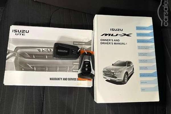 2022 Isuzu MU-X LS-U