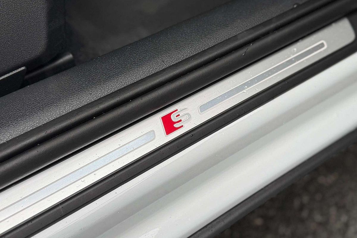 2025 Audi Q2 35 TFSI S line edition GA