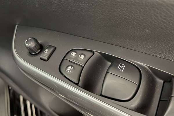 2025 Nissan Navara ST D23 4X4