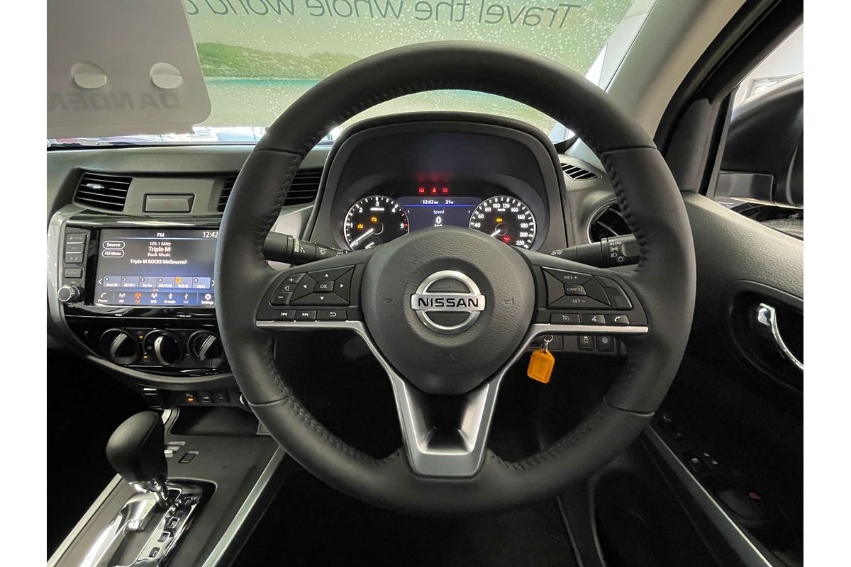 2025 Nissan Navara ST D23 4X4