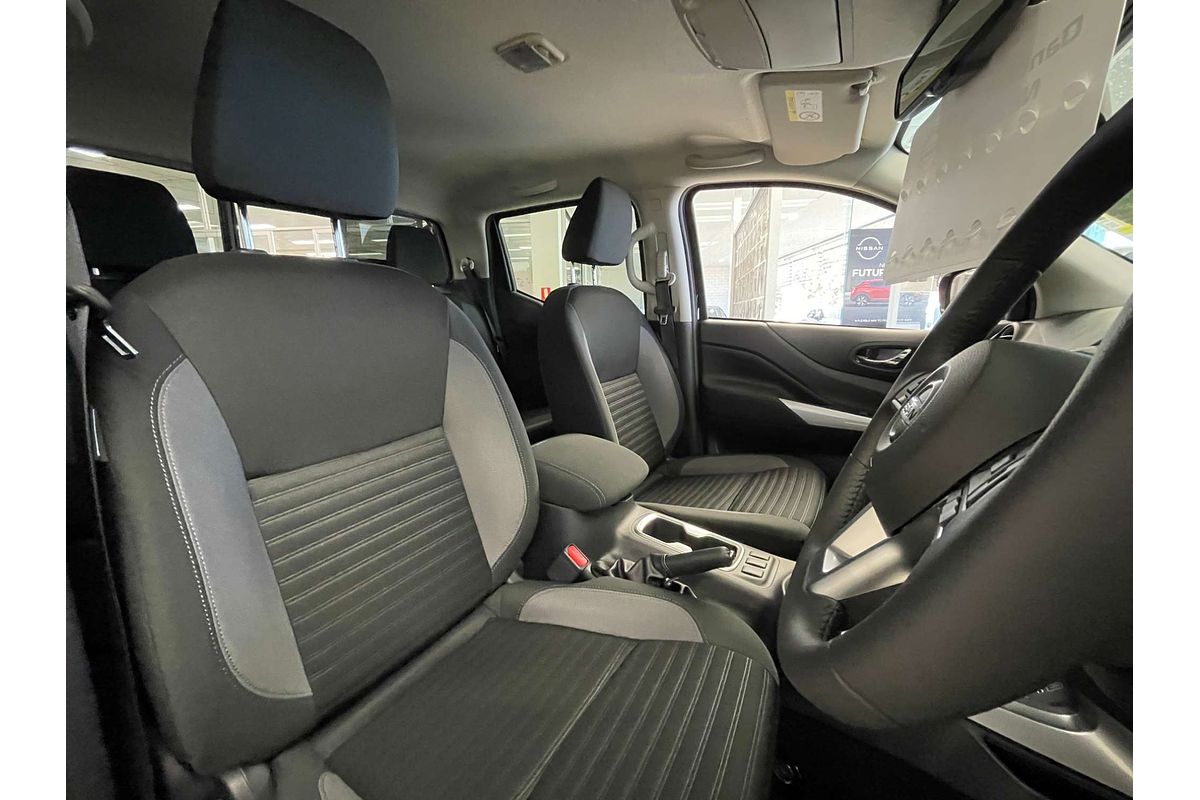 2025 Nissan Navara ST D23 4X4