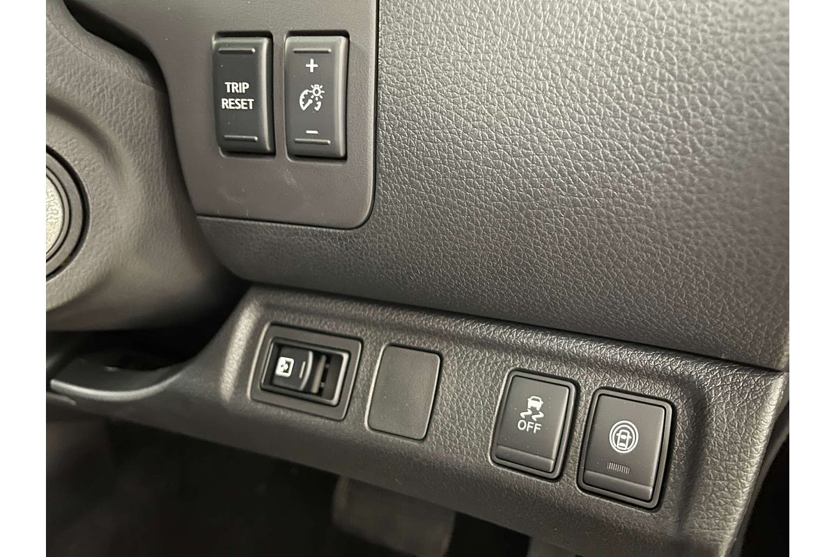 2025 Nissan Navara ST D23 4X4