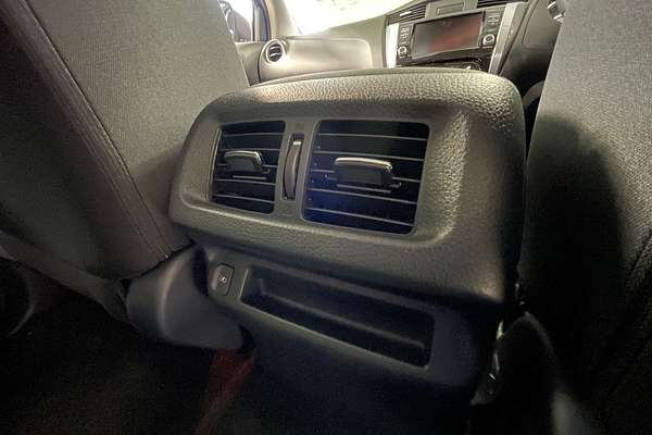 2025 Nissan Navara ST D23 4X4