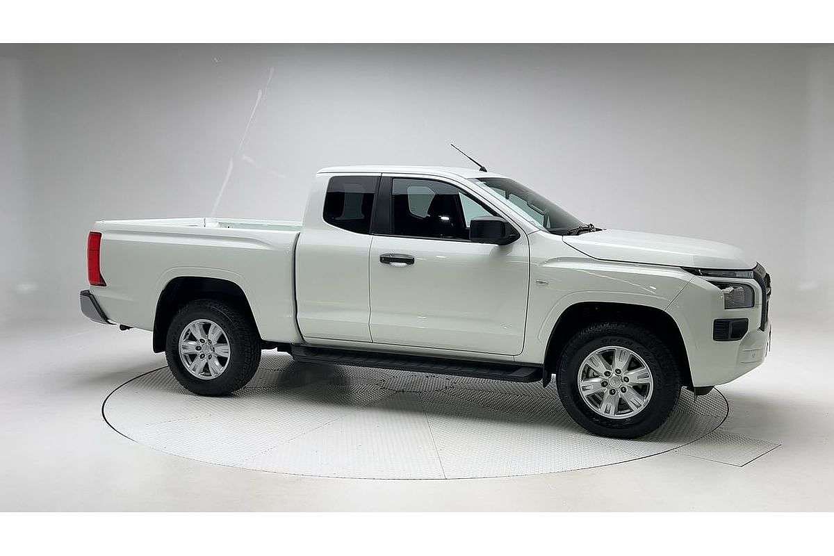2024 Mitsubishi Triton GLX+ MV 4X4