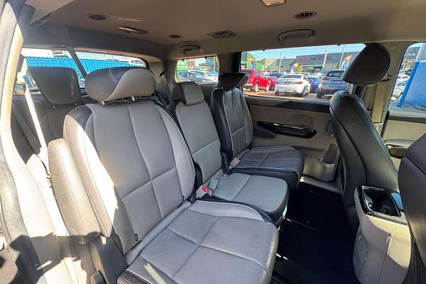 2016 Kia Carnival Platinum YP