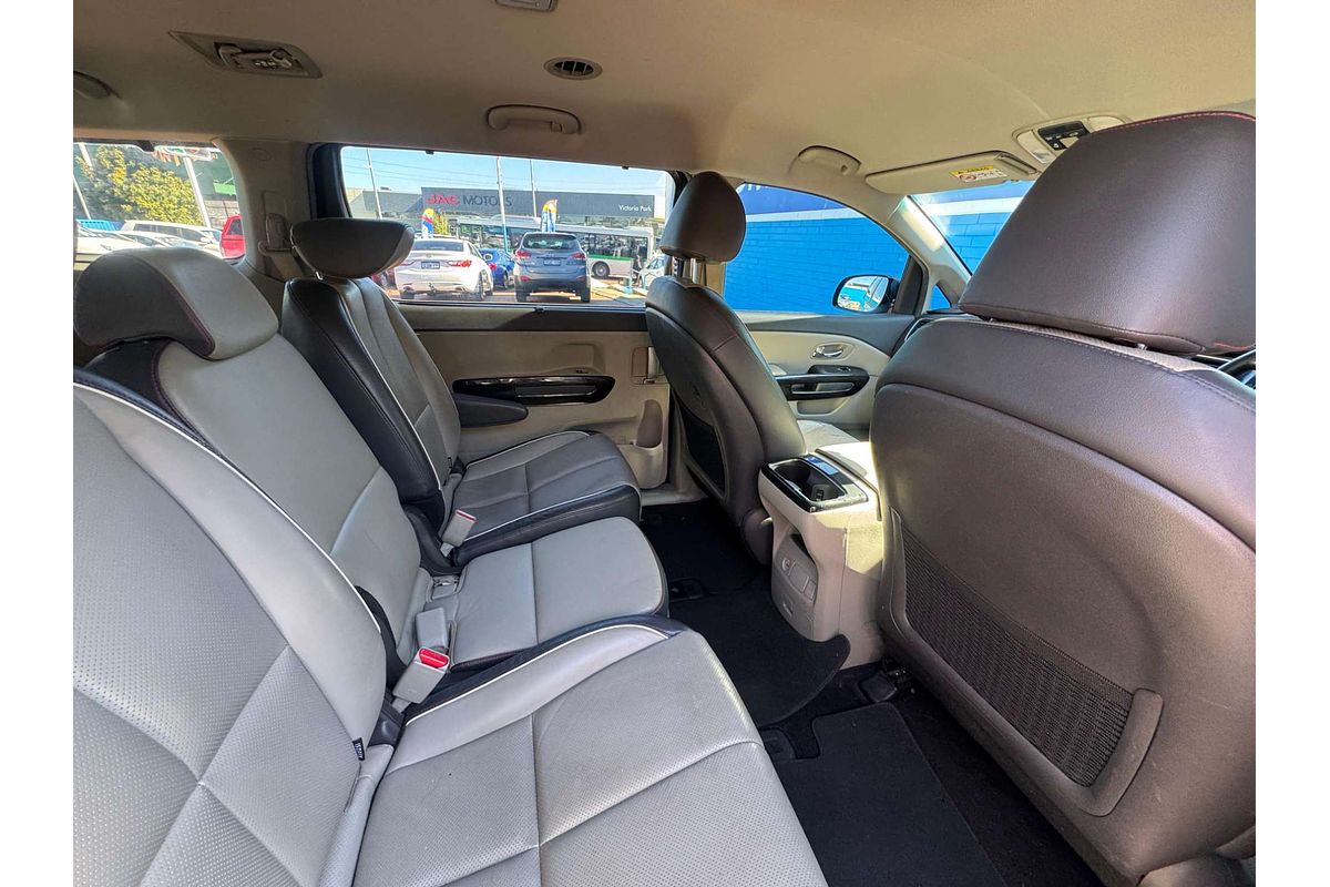 2016 Kia Carnival Platinum YP
