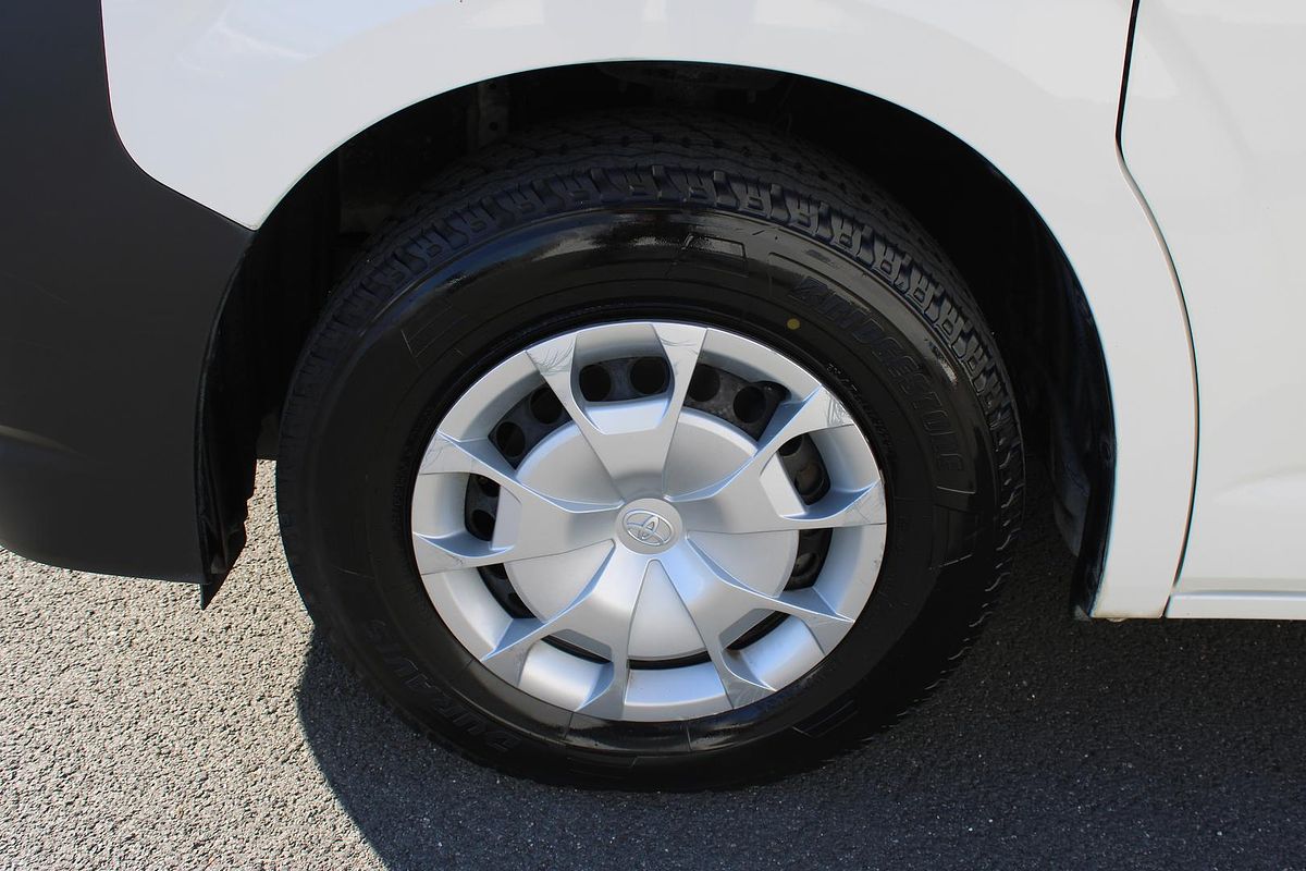 2019 Toyota Hiace Commuter GDH322R ELWB