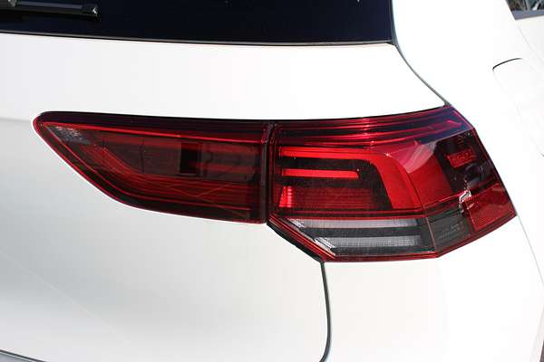 2024 Volkswagen Golf 110TSI R-Line 8