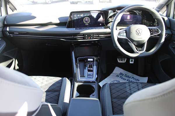 2024 Volkswagen Golf 110TSI R-Line 8