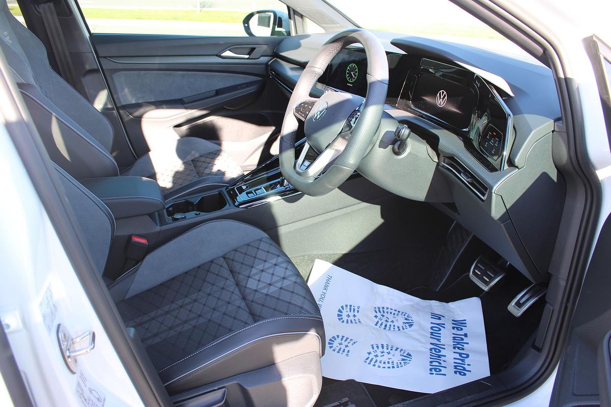 2024 Volkswagen Golf 110TSI R-Line 8