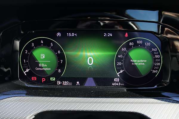 2024 Volkswagen Golf 110TSI R-Line 8