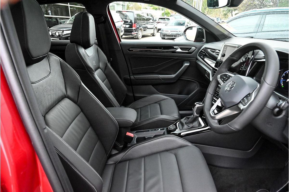 2025 Volkswagen T-Roc 140TSI R-Line D11