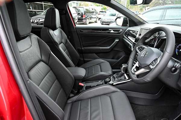 2025 Volkswagen T-Roc 140TSI R-Line D11