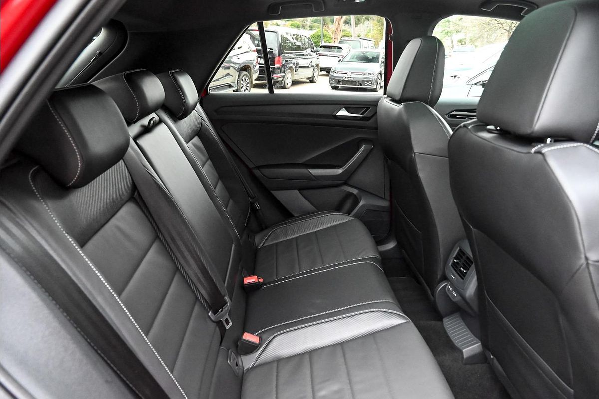 2025 Volkswagen T-Roc 140TSI R-Line D11