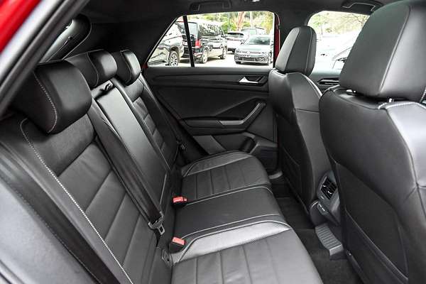 2025 Volkswagen T-Roc 140TSI R-Line D11
