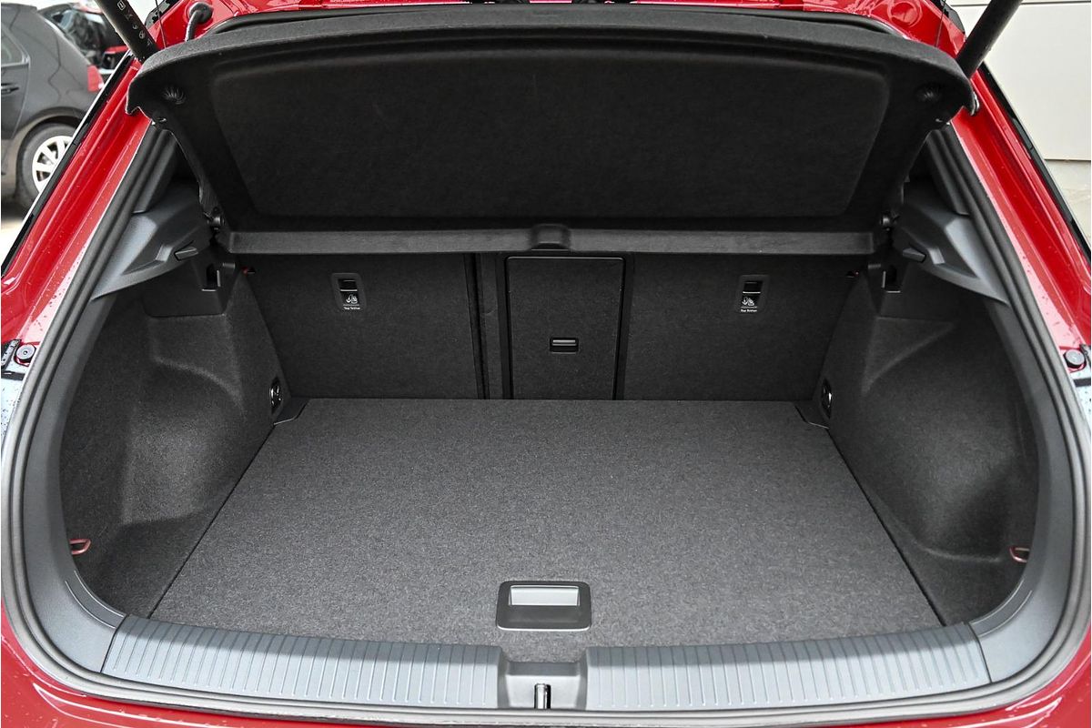 2025 Volkswagen T-Roc 140TSI R-Line D11