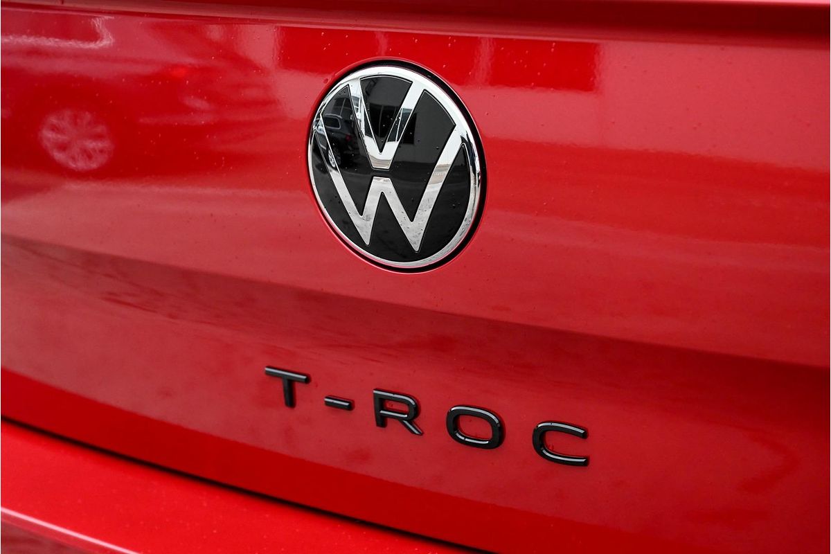 2025 Volkswagen T-Roc 140TSI R-Line D11