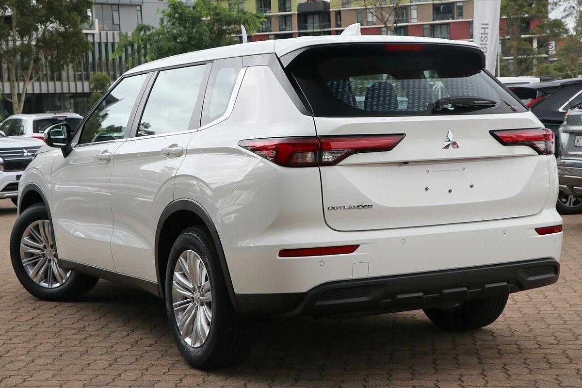2025 Mitsubishi Outlander ES ZM