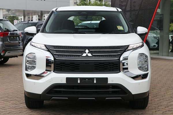 2025 Mitsubishi Outlander ES ZM