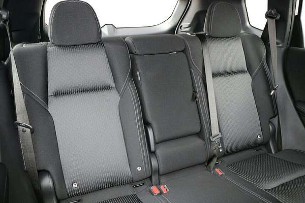 2025 Mitsubishi Outlander ES ZM
