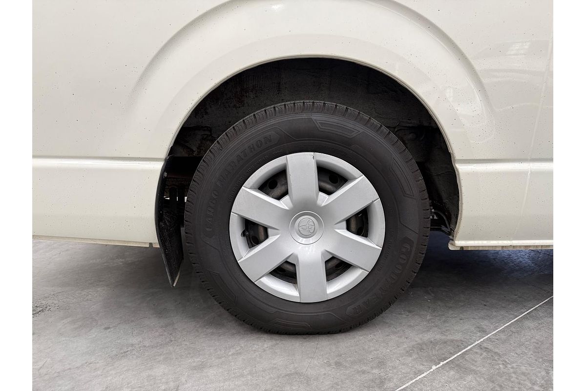 2016 Toyota Hiace Commuter TRH223R