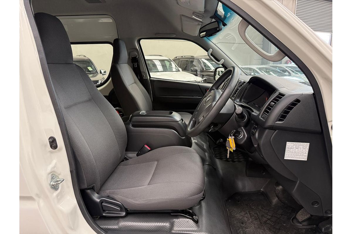 2016 Toyota Hiace Commuter TRH223R
