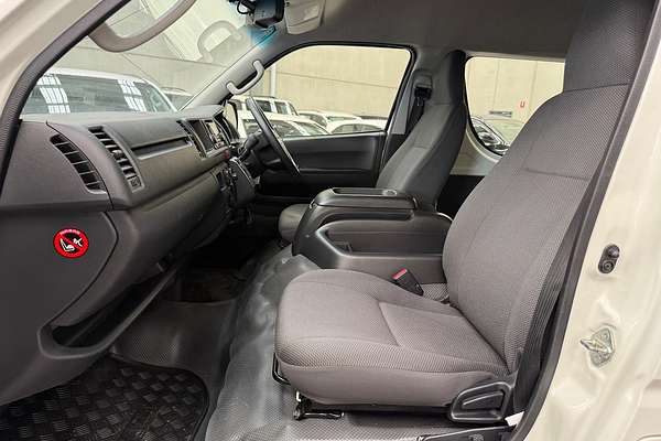 2016 Toyota Hiace Commuter TRH223R