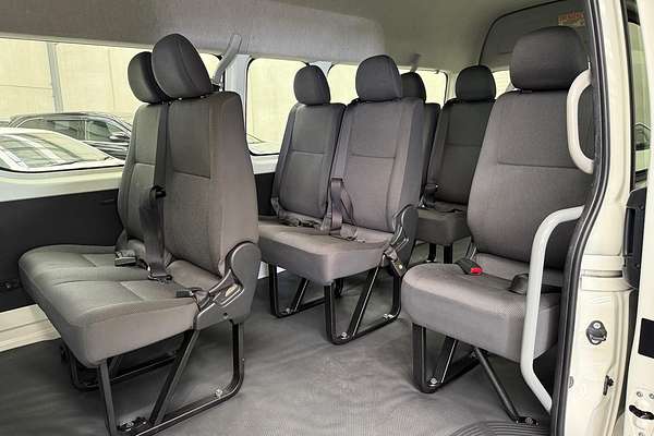 2016 Toyota Hiace Commuter TRH223R