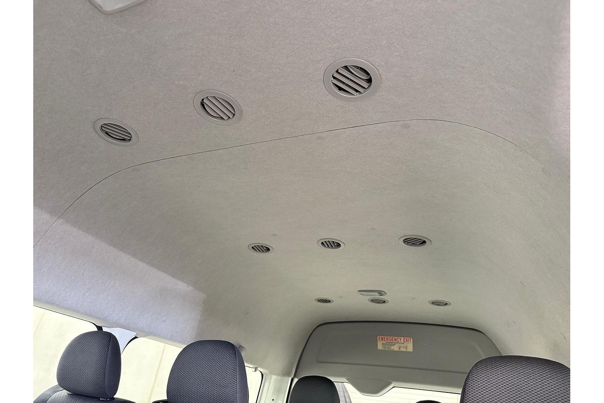 2016 Toyota Hiace Commuter TRH223R
