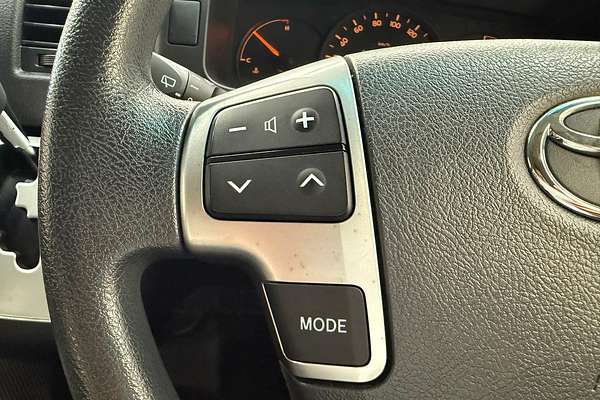 2016 Toyota Hiace Commuter TRH223R