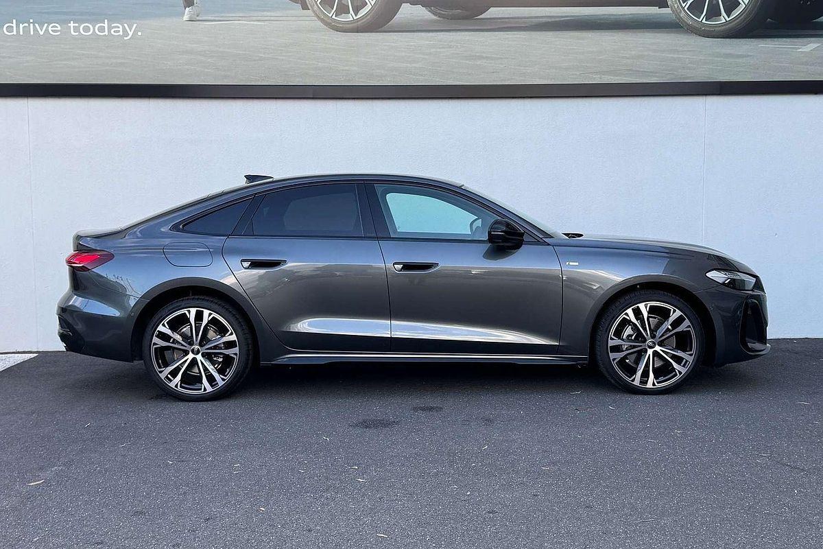 2025 Audi A5 TFSI 150kW S line B10