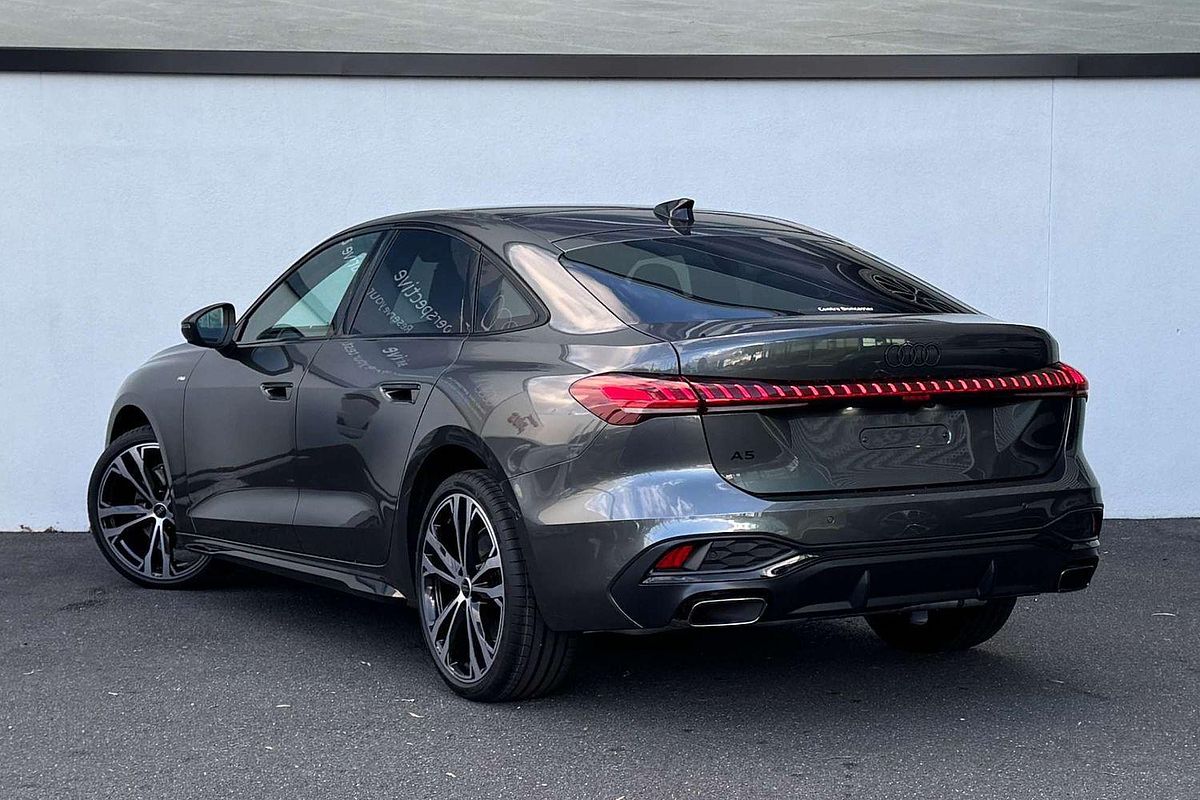 2025 Audi A5 TFSI 150kW S line B10