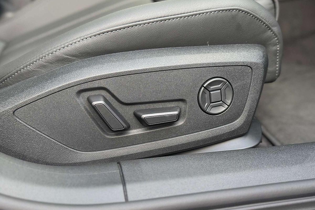 2025 Audi A5 TFSI 150kW S line B10