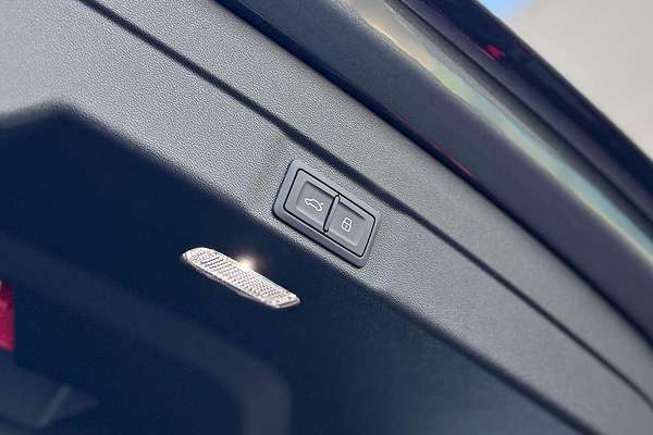 2025 Audi A5 TFSI 150kW S line B10