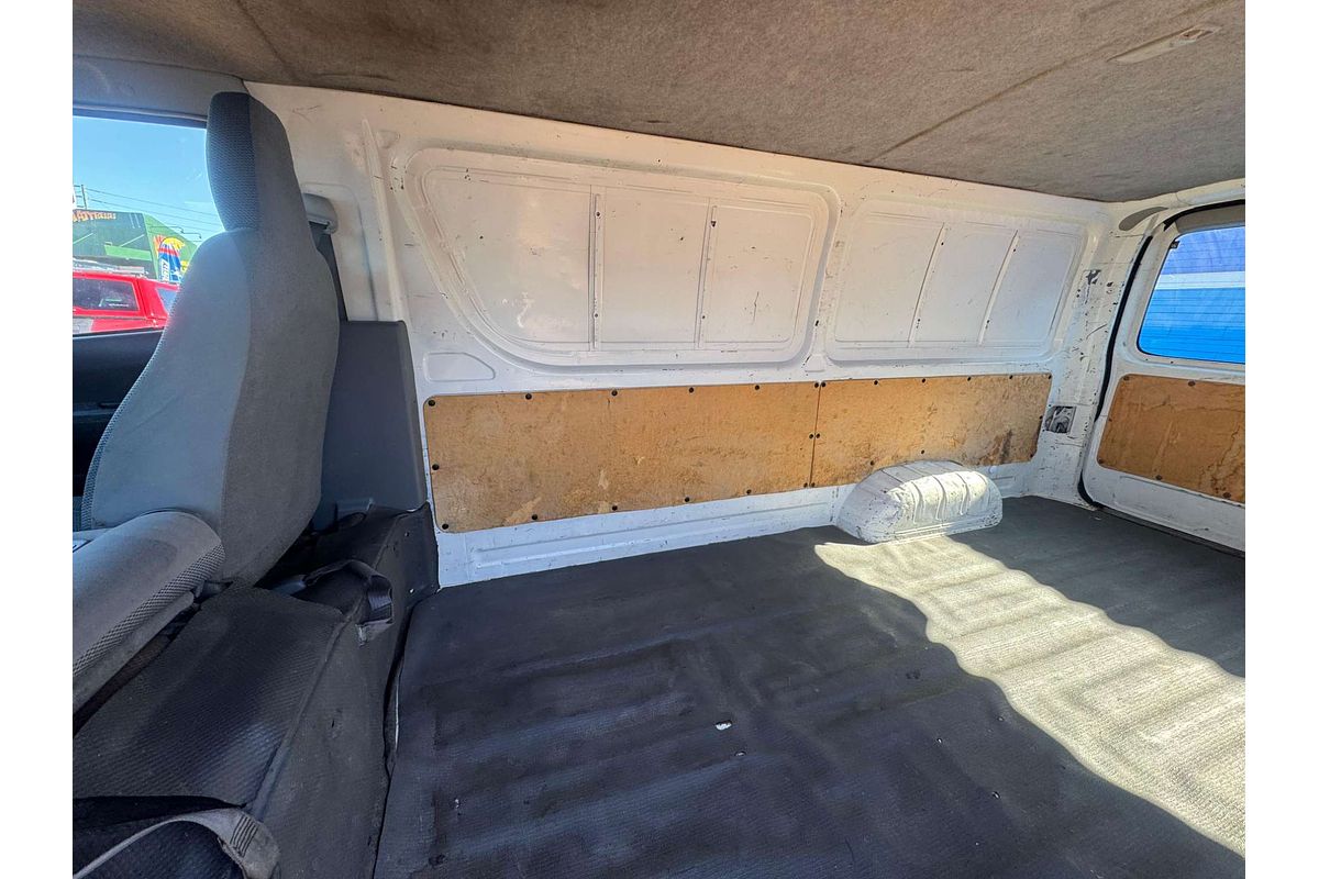 2006 Toyota Hiace  TRH201R LWB