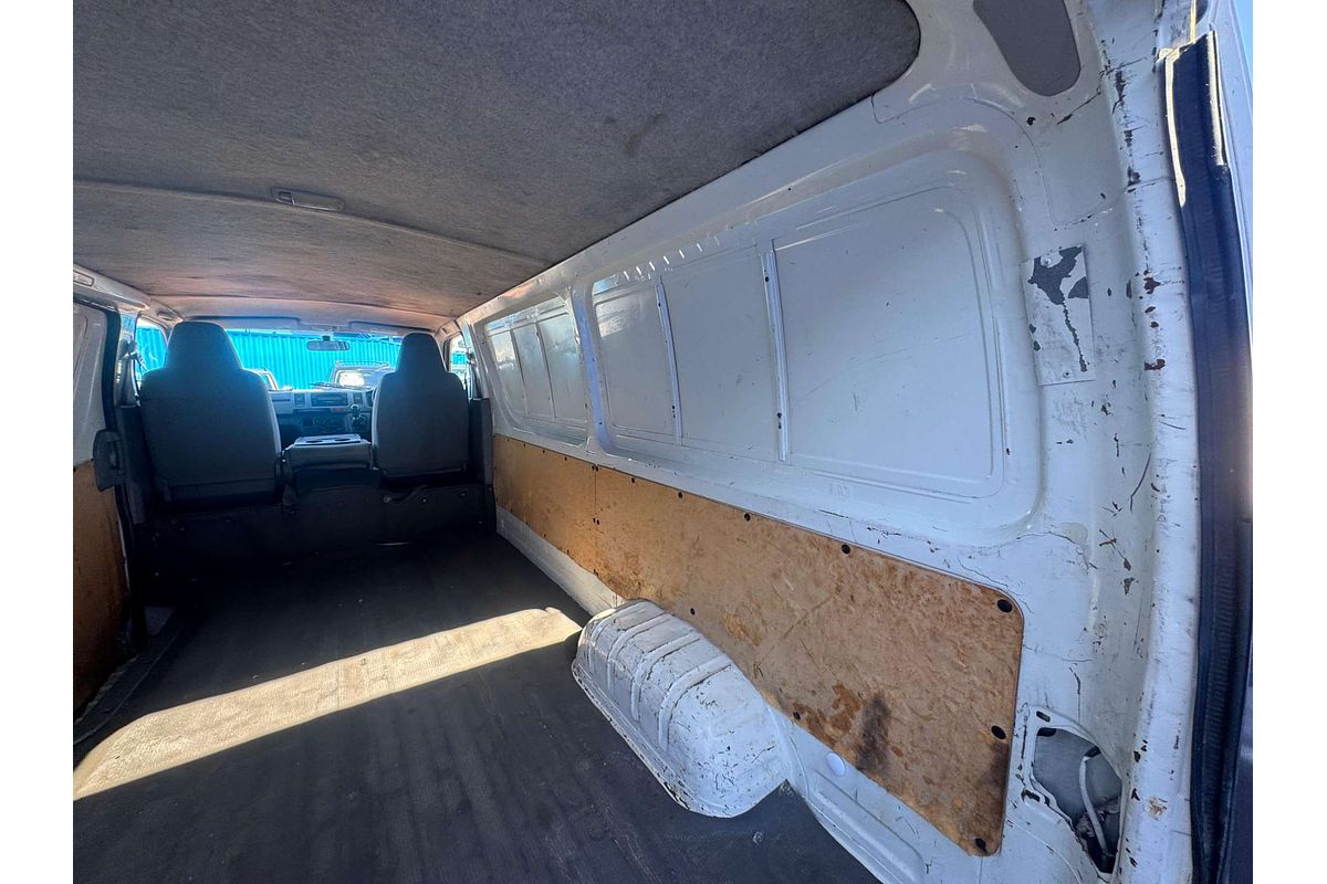 2006 Toyota Hiace  TRH201R LWB
