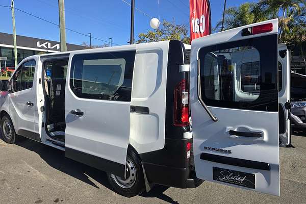 2021 Mitsubishi Express GLX SN LWB
