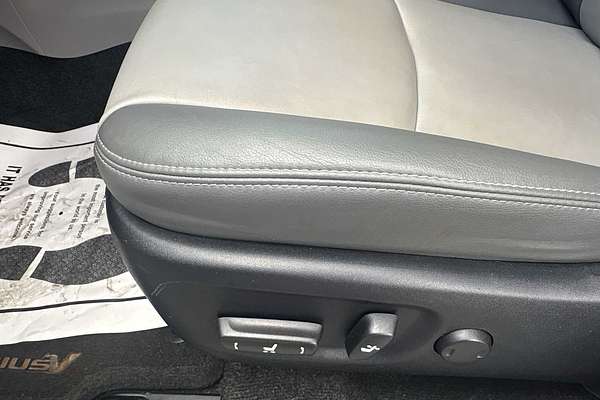 2015 Toyota Prius V Five